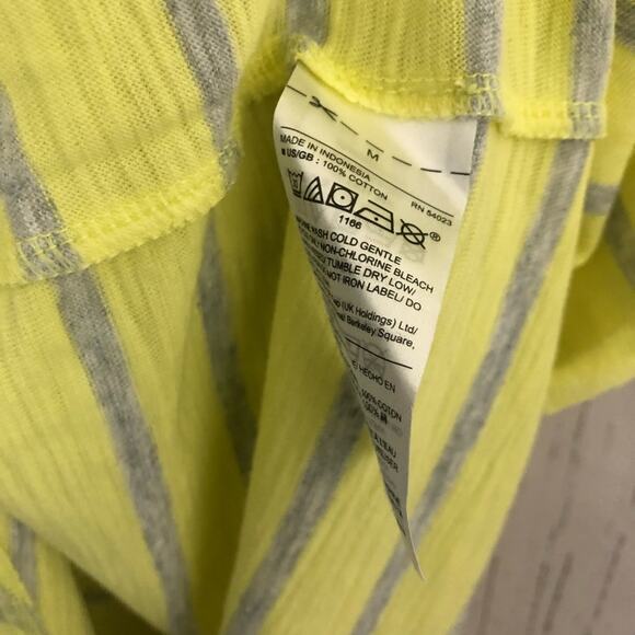 Gap Womens Striped V-Front Sleeveless Blouse Sz M - Picture 2 of 8